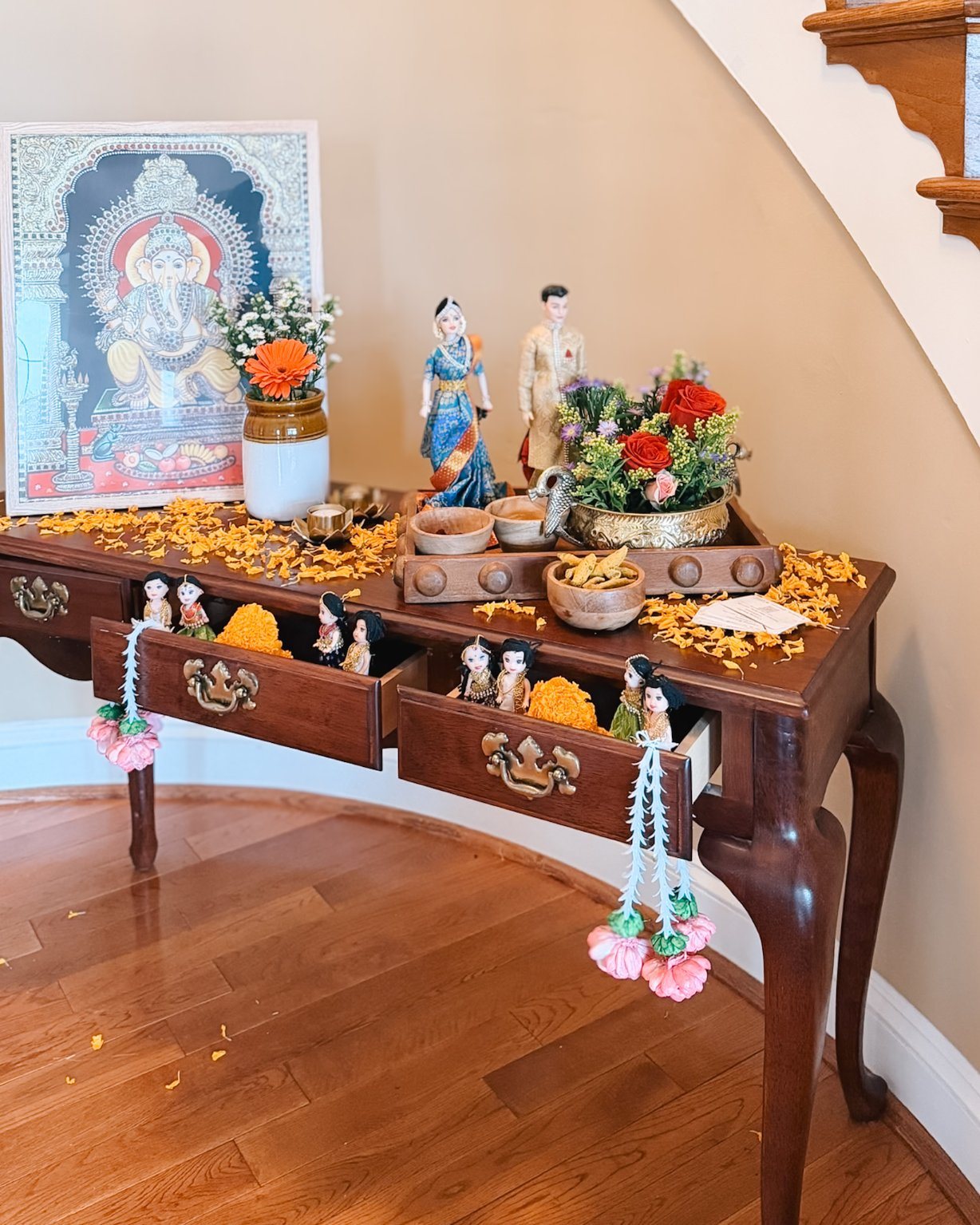 Decorated entry console with floral details